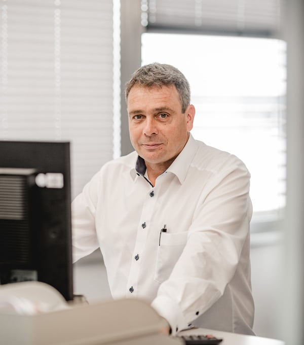 Herr Volker Mauz