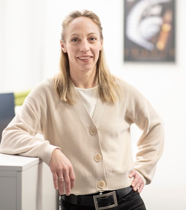 Frau Sandra Hoss